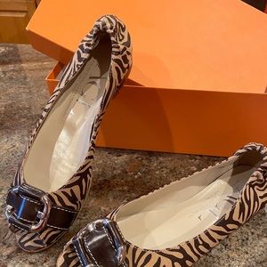 AGL peep toe Zebra flat